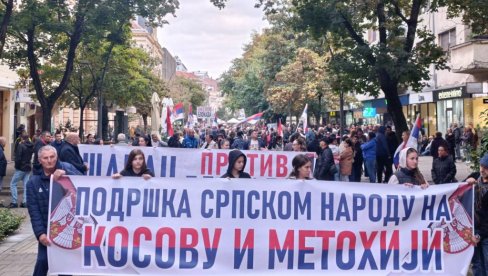 ОДРЖАНИ СКУПОВИ У ЗНАК ПОДРШКЕ СРБИМА НА КИМ: Грађани који се противе блокадама окупили се у више од 200 места ОДРЖАНИ СКУПОВИ У ЗНАК ПОДРШКЕ СРБИМА НА КИМ: Грађани који се противе блокадама окупили се у више од 200 места