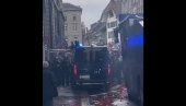 HAOS NA PROPALESTINSKIM DEMONSTRACIJAMA: Policija upotrebila vodene topove, suzavce..