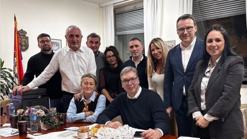 VUČIĆ ČESTITAO SRPSKOJ LISTI: Još jedna pobeda!