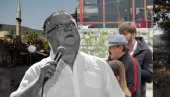 OPROŠTAJ OD LEGENDE, SUZE I JECAJI: Poznati pristižu na komemoraciju Halidu Bešliću, Haris DŽinović i Željko Joksimović neutešni (FOTO/VIDEO)