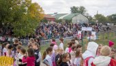 ТРКА ЗА СРЕЋНИЈЕ ДЕТИЊСТВО: Хуманитарна акција Црвеног крста Новог Београда ТРКА ЗА СРЕЋНИЈЕ ДЕТИЊСТВО: Хуманитарна акција Црвеног крста Новог Београда