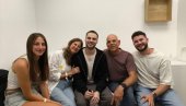 DIRLJIVO, PRVA SLIKA ALONA OHELA S PORODICOM: Posle dve godine i pet dana majka dočekala da ga zagrli (FOTO)