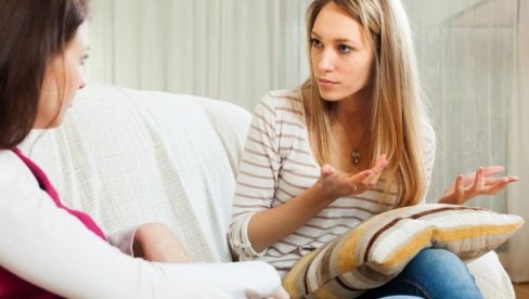ŠTA ZNAČI KAD NEKO PODIGNE OBRVU DOK GOVORI? Suptilni pokret koji otkriva mnogo ŠTA ZNAČI KAD NEKO PODIGNE OBRVU DOK GOVORI? Suptilni pokret koji otkriva mnogo