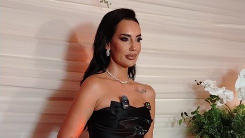 PIJEM I UVEK SAM U PRAVU: Katarina Grujić iznenadila sve na svadbi Uroša Živkovića (FOTO) PIJEM I UVEK SAM U PRAVU: Katarina Grujić iznenadila sve na svadbi Uroša Živkovića (FOTO)