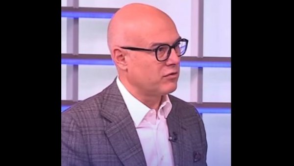 ВУЧИЋ НЕ ГОВОРИ ОНО ШТО ЈЕ ПОПУЛАРНО, ВЕЋ ОНО ШТО ЈЕ ИСТИНА Вучевић: Председник се бори за интересе државе, то му је најпрече ВУЧИЋ НЕ ГОВОРИ ОНО ШТО ЈЕ ПОПУЛАРНО, ВЕЋ ОНО ШТО ЈЕ ИСТИНА Вучевић: Председник се бори за интересе државе, то му је најпрече