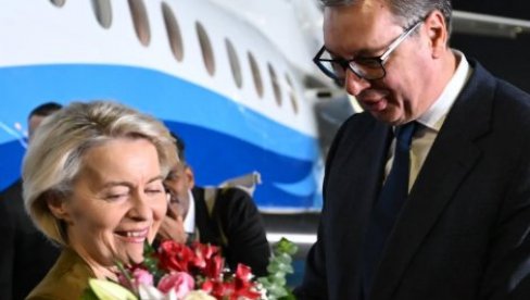VUČIĆ SVEČANO DOČEKAO URSULU FON DER LAJEN: Cveće za predsednicu Evropske komisije VUČIĆ SVEČANO DOČEKAO URSULU FON DER LAJEN: Cveće za predsednicu Evropske komisije