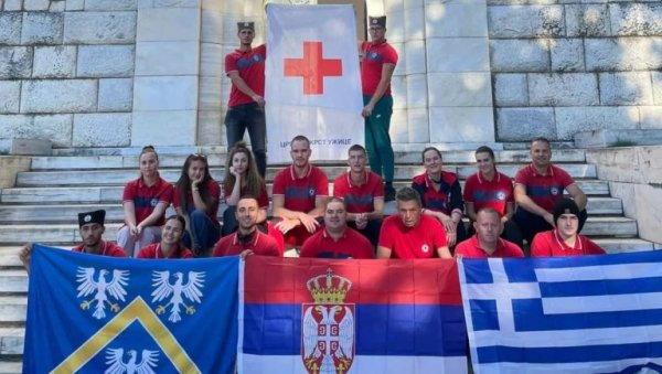 УЖИЧАНИ НА ОСТРВУ ВИДО: Уредили простор око спомен - костурнице