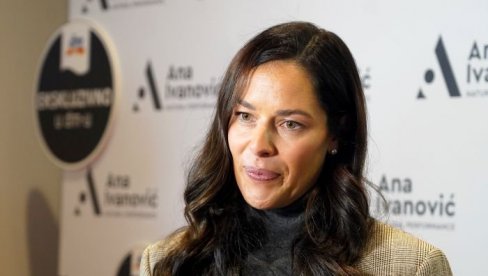 ANA IVANOVIĆ UKRALA PAŽNJU NA REVIJI Victorias Secret: Pojavila se u boji sezone i pokazala trbušnjake (FOTO) ANA IVANOVIĆ UKRALA PAŽNJU NA REVIJI Victorias Secret: Pojavila se u boji sezone i pokazala trbušnjake (FOTO)