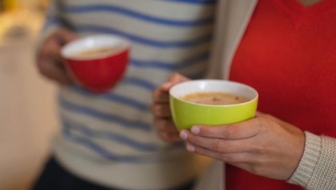 PIJETE KAFU NA PRAZAN STOMAK? Stručnjaci kažu da ova navika nosi savkodnevne posledice PIJETE KAFU NA PRAZAN STOMAK? Stručnjaci kažu da ova navika nosi savkodnevne posledice