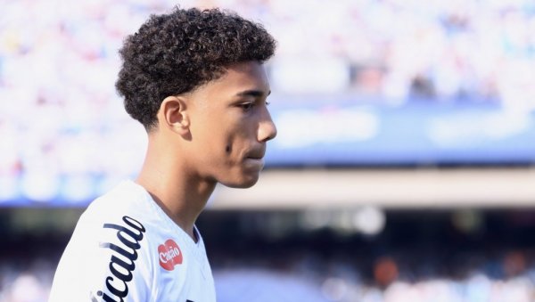 ОТАЦ У ЗАТВОРУ, А ОН... Интер, Челси и Ливерпул желе сина бразилске легенде