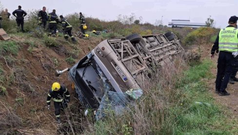 NAJMANJE DVE OSOBE U TEŠKOM STANJU: Ovo su najnovije informacije o povređenima u teškoj nesreći kod Sremske Mitrovice NAJMANJE DVE OSOBE U TEŠKOM STANJU: Ovo su najnovije informacije o povređenima u teškoj nesreći kod Sremske Mitrovice