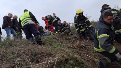 NAJNOVIJE INFORMACIJE O POVREĐENIM RADNICIMA U SREMSKOJ MITROVICI: Oglasio se direktor bolnice NAJNOVIJE INFORMACIJE O POVREĐENIM RADNICIMA U SREMSKOJ MITROVICI: Oglasio se direktor bolnice