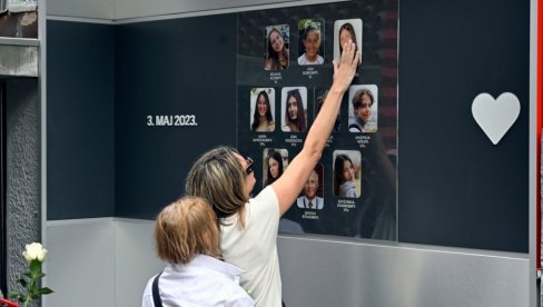 ТУГА И БОЛ У ДОМУ УБИЈЕНЕ ДЕВОЈЧИЦЕ ИЗ РИБНИКАРА Огласила се мајка Маре Анђелковић: Знај да те волимо где год да си! Данас би напунила 16 ТУГА И БОЛ У ДОМУ УБИЈЕНЕ ДЕВОЈЧИЦЕ ИЗ РИБНИКАРА Огласила се мајка Маре Анђелковић: Знај да те волимо где год да си! Данас би напунила 16