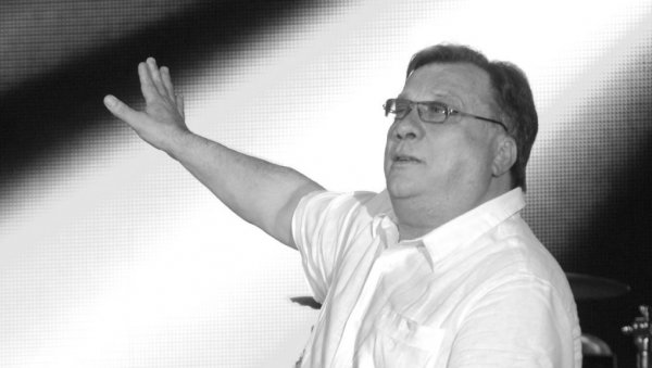 ХАЛИД БЕШЛИЋ САМ ИЗАБРАО ГРОБНО МЕСТО: Због овога није желео да почива у Алеји великана ХАЛИД БЕШЛИЋ САМ ИЗАБРАО ГРОБНО МЕСТО: Због овога није желео да почива у Алеји великана