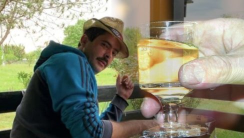 SHVATIO SAM DA SAM ALKOHOLIČAR: Naš glumac zbog jezivih reči svog SINA potražio pomoć SHVATIO SAM DA SAM ALKOHOLIČAR: Naš glumac zbog jezivih reči svog SINA potražio pomoć
