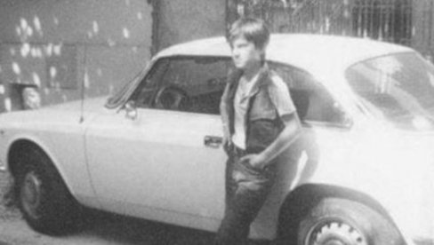Prepoznajete li jednog od NAJPOPULARNIJIH pevača u Srbiji? I kao dečak je imao isti stav (FOTO) Prepoznajete li jednog od NAJPOPULARNIJIH pevača u Srbiji? I kao dečak je imao isti stav (FOTO)
