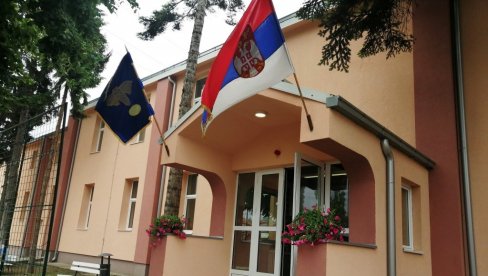 РАЧУНАРИ ЗА ШКОЛУ КОД СВИЛАЈНЦА: ОШ „Стеван Синђелић“ у Војски добила информатички кабинет РАЧУНАРИ ЗА ШКОЛУ КОД СВИЛАЈНЦА: ОШ „Стеван Синђелић“ у Војски добила информатички кабинет