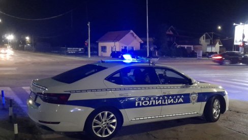 КРВНИЧКИ ПРЕМЛАТИО МАЈКУ, ПА ЈОЈ ЗАРИО НОЖ У ВРАТ: Ухапшен младић због покушаја убиства у Земуну