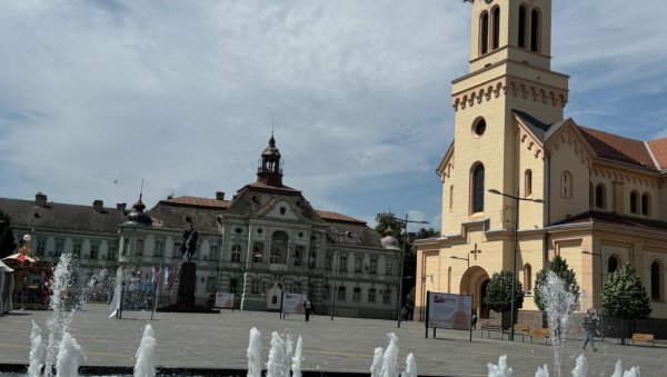 РОМАНТИЧНА ШЕТЊА КРОЗ НАСЛЕЂЕ ТРОИМЕНОГ ГРАДА: Пројекат о грађевинском наслеђу и историји Зрењанина РОМАНТИЧНА ШЕТЊА КРОЗ НАСЛЕЂЕ ТРОИМЕНОГ ГРАДА: Пројекат о грађевинском наслеђу и историји Зрењанина