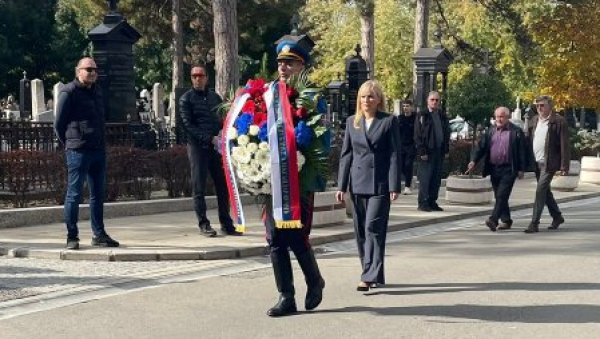ПОЧИВАЈ У МИРУ, ГЕНЕРАЛЕ: Сахрана Небојше Павковића, од председника Вучића стигла посебна порука ПОЧИВАЈ У МИРУ, ГЕНЕРАЛЕ: Сахрана Небојше Павковића, од председника Вучића стигла посебна порука