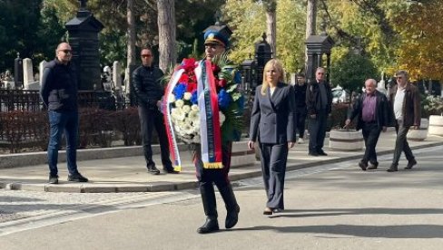 ПОСЛЕДЊИ ПОЗДРАВ ГЕНЕРАЛУ: Сахрана Небојше Павковића, од председника Вучића стигла посебна порука ПОСЛЕДЊИ ПОЗДРАВ ГЕНЕРАЛУ: Сахрана Небојше Павковића, од председника Вучића стигла посебна порука