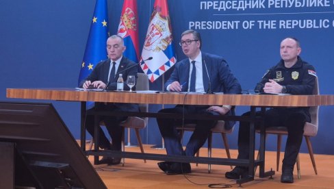 VUČIĆ SE VANREDNO OBRAĆA JAVNOSTI: Danas je izvršen užasan teroristički napad (VIDEO)