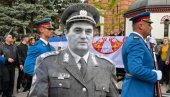 НЕБОЈША ПАВКОВИЋ САХРАЊЕН У АЛЕЈИ: Од генерала се опростили војска, породица и народ (ФОТО)