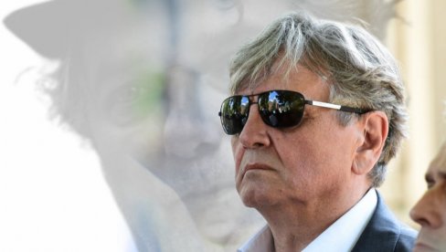 ЈОШ НЕ ВЕРУЈЕМ ДА ЈЕ УМРО ЛЕГЕНДАРНИ ГЛУМАЦ Тужна објава Радоша Бајића (ФОТО) ЈОШ НЕ ВЕРУЈЕМ ДА ЈЕ УМРО ЛЕГЕНДАРНИ ГЛУМАЦ Тужна објава Радоша Бајића (ФОТО)
