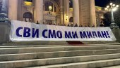 СВИ СМО МИ МИЛАН: Транспарент у част човека ког је упуцао блокадер у Ћациленду СВИ СМО МИ МИЛАН: Транспарент у част човека ког је упуцао блокадер у Ћациленду