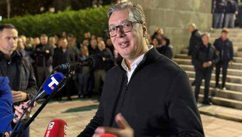 VUČIĆ STIGAO U ĆACILEND: Večeras uklanjanje šatora (FOTO)