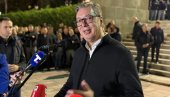 VUČIĆ U ĆACILENDU NAKON TERORISTIČKOG AKTA KOJI JE IZVRŠIO BLOKADER: Svi smo mi Milan VUČIĆ U ĆACILENDU NAKON TERORISTIČKOG AKTA KOJI JE IZVRŠIO BLOKADER: Svi smo mi Milan