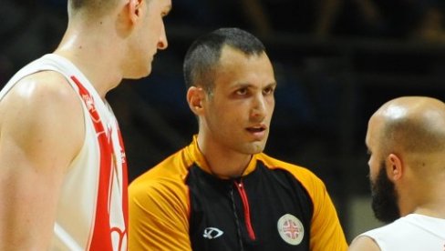 KOD SUDIJE NAŠLI ZLATNE POLUGE VIŠE OD 250.000 € I SKUPE SATOVE: Košarkaški arbitar Uroš Nikolić najzvučnije ime među uhapšenim vračarcima