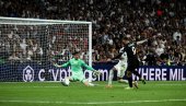 NEOČEKIVAN POTEZ SRBINA! Evo od koga je Dušan Vlahović uzeo dres posle meča sa Real Madridom NEOČEKIVAN POTEZ SRBINA! Evo od koga je Dušan Vlahović uzeo dres posle meča sa Real Madridom