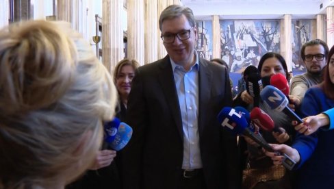 ПРЕДСЕДНИК ВУЧИЋ НА СВЕЧАНОСТИ: Додела решења женама предузетницама добитницама средстава (ВИДЕО) ПРЕДСЕДНИК ВУЧИЋ НА СВЕЧАНОСТИ: Додела решења женама предузетницама добитницама средстава (ВИДЕО)