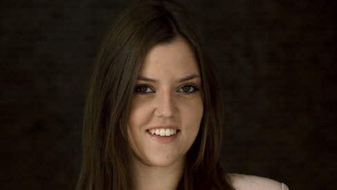 ZA DESETKU I UČI I ŽIVI! Milica Poljičak (24), student generacije Biološkog fakulteta u Beogradu ZA DESETKU I UČI I ŽIVI! Milica Poljičak (24), student generacije Biološkog fakulteta u Beogradu