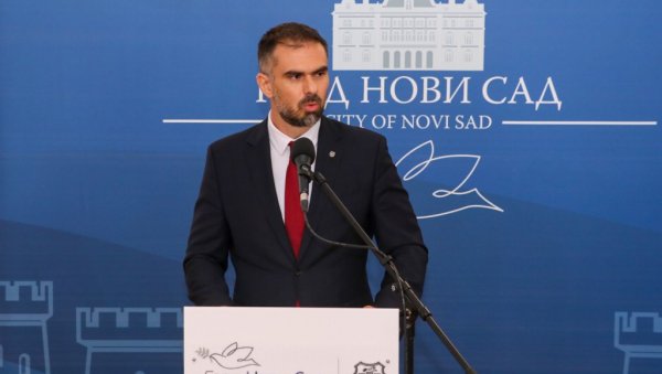 ПОДСТРЕК ДА РАДИМО ЈОШ БОЉЕ: У Новом Саду уручена најзначајнија градска признања (ФОТО) ПОДСТРЕК ДА РАДИМО ЈОШ БОЉЕ: У Новом Саду уручена најзначајнија градска признања (ФОТО)