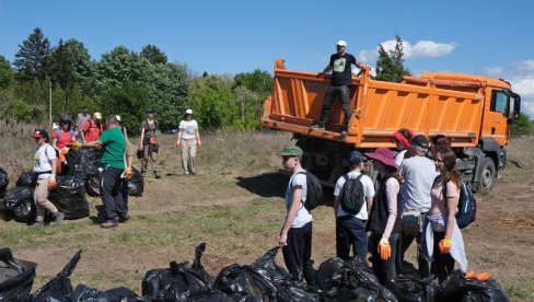 ОЧУВАЊЕ ПРИРОДНОГ СТАНИШТА ПТИЦА: Акција у Парку природе Русанда у Меленцима ОЧУВАЊЕ ПРИРОДНОГ СТАНИШТА ПТИЦА: Акција у Парку природе Русанда у Меленцима