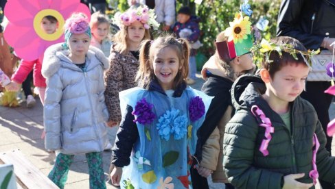 ОСМЕСИМА УКРАСИЛИ ФЕСТИВАЛ ЦВЕЋА: Традиционална манифестација одржана у Житишту