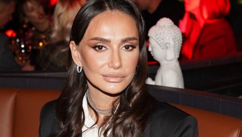 ЕМИНА ЈАХОВИЋ ПОСЛЕ 7 ГОДИНА ОТКРИЛА ЗАШТО СЕ РАЗВЕЛА ОД МУСТАФЕ: Ја сам могла да останем у браку... ЕМИНА ЈАХОВИЋ ПОСЛЕ 7 ГОДИНА ОТКРИЛА ЗАШТО СЕ РАЗВЕЛА ОД МУСТАФЕ: Ја сам могла да останем у браку...
