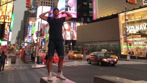 KORENI ZOVU: Aleksa odbio posao od 50.000$ u Americi za svoj Niš (VIDEO) KORENI ZOVU: Aleksa odbio posao od 50.000$ u Americi za svoj Niš (VIDEO)