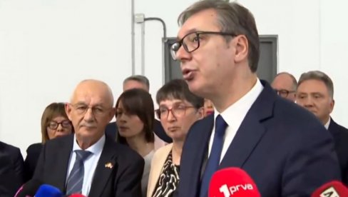 VUČIĆ NA CEREMONIJI U STAROJ PAZOVI: Predsednik na otvaranju fabrike Muehlbauer (VIDEO)