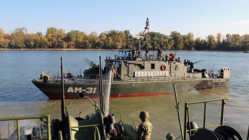 ЗАЈЕДНИЧКЕ ВЕЖБЕ ВОЈСКИ СРБИЈЕ И МАЂАРСКЕ: На Дунаву код Будимпеште реализована обука речних јединица (ФОТО)