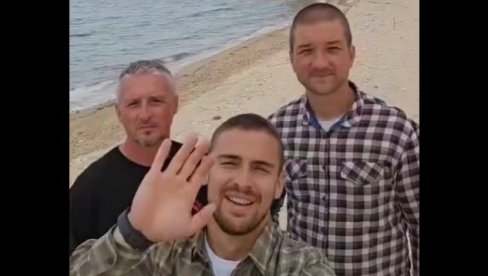 VELIKO SRCE SRPSKIH POLICAJACA: Krenuli na hododžašće od Hrama Svetog Save do Hilanda za decu leptire (VIDEO) VELIKO SRCE SRPSKIH POLICAJACA: Krenuli na hododžašće od Hrama Svetog Save do Hilanda za decu leptire (VIDEO)