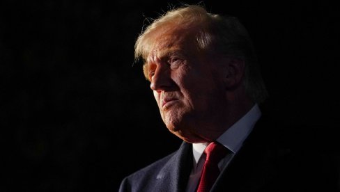 ЗЕЛЕНСКИ НЕМА НИШТА ДОК ЈА ТО НЕ ОДОБРИМ Трамп још једном подвукао ко је врховни арбитар за мир у Украјини