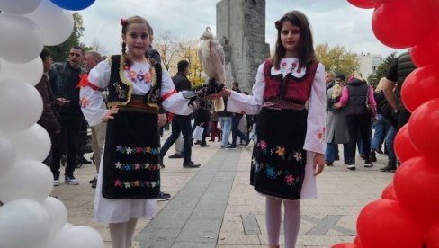 NAJLEPŠE SLIKE IZ SRBIJE: Deca ulepšala skupove građana protiv blokada (FOTO) NAJLEPŠE SLIKE IZ SRBIJE: Deca ulepšala skupove građana protiv blokada (FOTO)