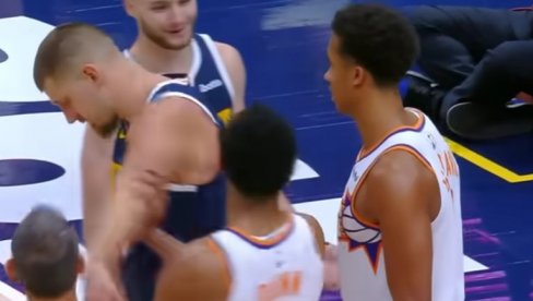 JOKIĆ IZAZVAO HAOS NA TERENU: Udario rivala, nastala velika frka (VIDEO) JOKIĆ IZAZVAO HAOS NA TERENU: Udario rivala, nastala velika frka (VIDEO)