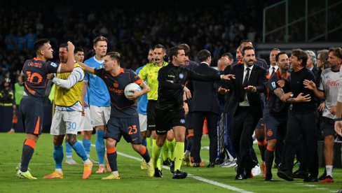 NEVIĐENI SKANDAL: Lautaro Martinez i Antonio Konte u okršaju, odzvanjale psovke! (VIDEO) NEVIĐENI SKANDAL: Lautaro Martinez i Antonio Konte u okršaju, odzvanjale psovke! (VIDEO)