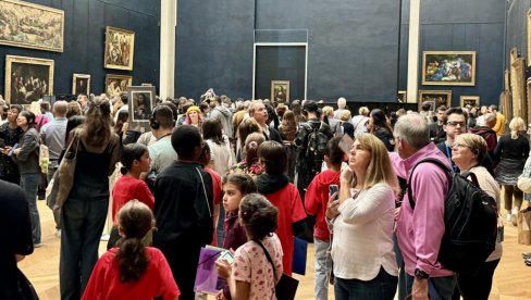DETALJI HAPŠENJA KRADLJIVACA IZ LUVRA: Uhvaćeni lopovi, od nakita ni traga DETALJI HAPŠENJA KRADLJIVACA IZ LUVRA: Uhvaćeni lopovi, od nakita ni traga