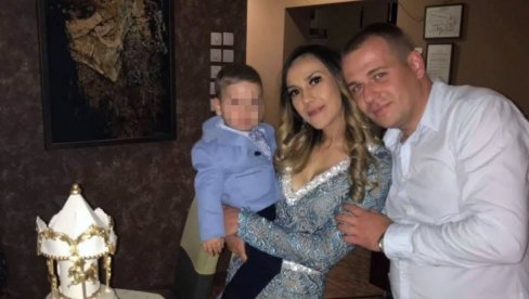 FOTOGRAFIJA KOJA SLAMA SRCE: Ovo je porodica koju je pijani Nikola ubio na mestu (FOTO) FOTOGRAFIJA KOJA SLAMA SRCE: Ovo je porodica koju je pijani Nikola ubio na mestu (FOTO)