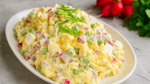SALATA OD JAJA, GRAŠKA I ROTKVICA: Lagana, osvežavajuća i kremasta